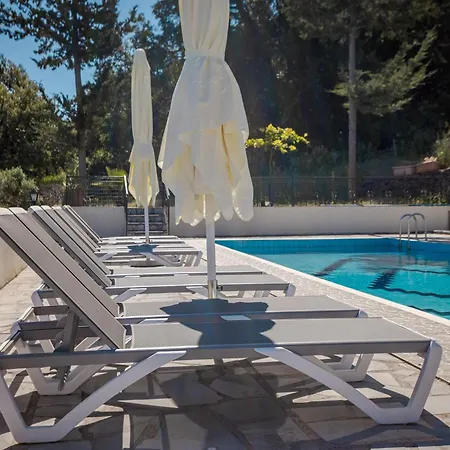 Halases Panorama Pvt Pool Villa *
